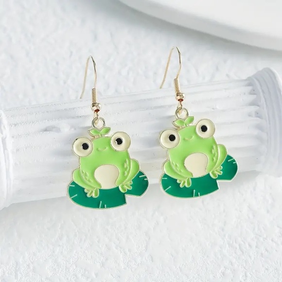 New Handmade "Frog on a Lily Pad" Dangle Earrings (1.6" long x 0.8" wide) - Picture 4 of 10